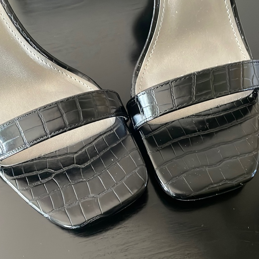 Worthington Black Heel Size 7 Croc Pattern. - Picture 5 of 10